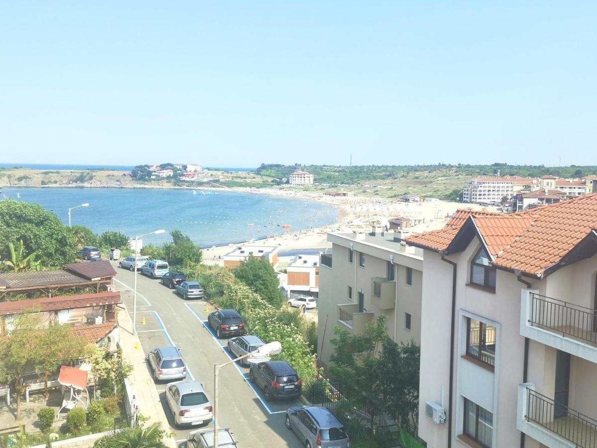 Готель Dream House Царево Екстер'єр фото